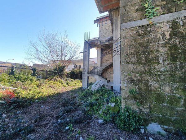 casa indipendente in vendita a Frattaminore