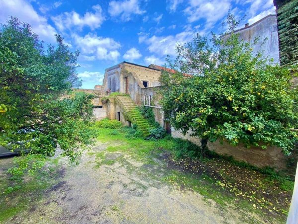intera palazzina in vendita a Giugliano in Campania