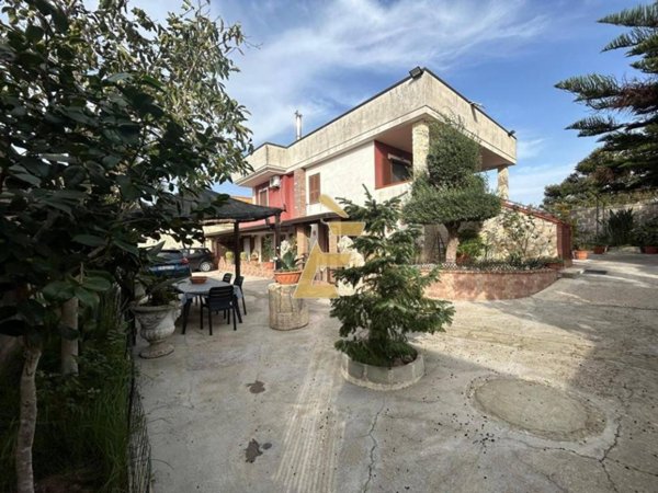 casa indipendente in vendita a Giugliano in Campania in zona Licola