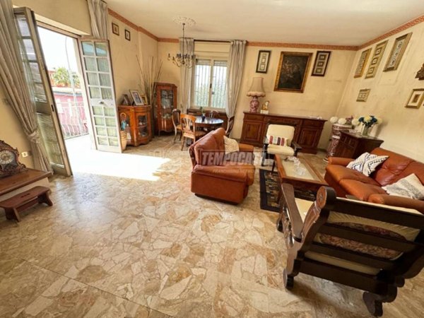 intera palazzina in vendita a Giugliano in Campania