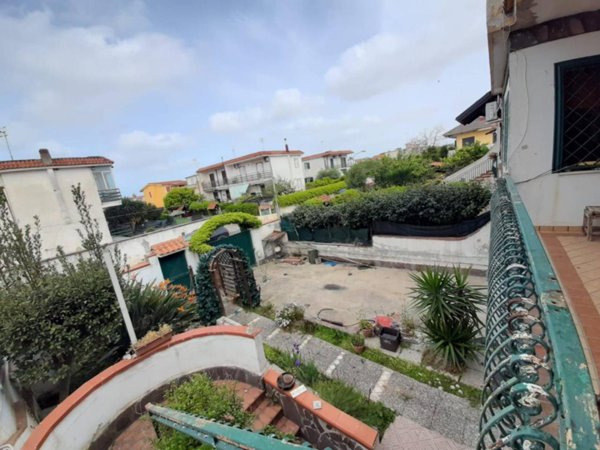 casa indipendente in vendita a Giugliano in Campania