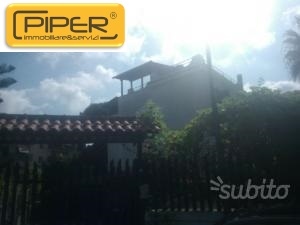 casa indipendente in vendita a Giugliano in Campania in zona Varcaturo