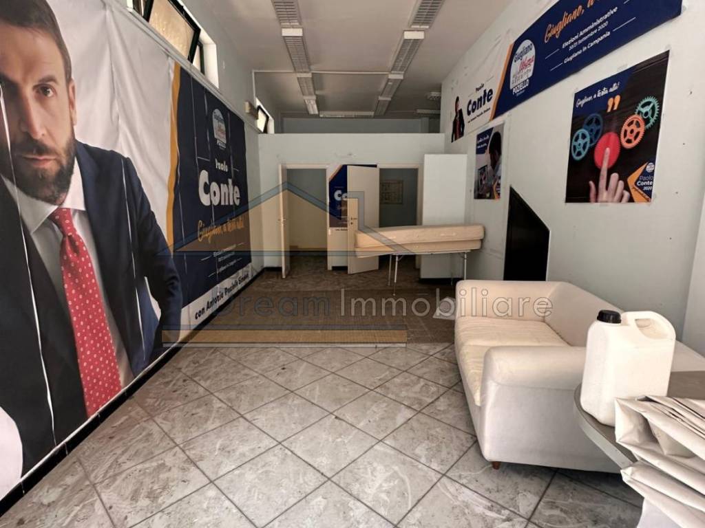 negozio in vendita a Giugliano in Campania