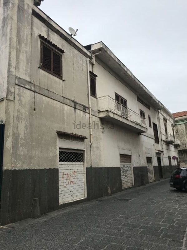 locale commerciale in vendita a Giugliano in Campania