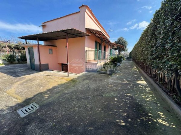 casa indipendente in vendita a Giugliano in Campania
