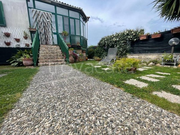 casa indipendente in vendita a Giugliano in Campania in zona Licola