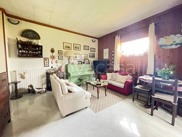 casa indipendente in vendita a Giugliano in Campania in zona Licola