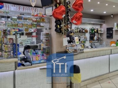 negozio in vendita a Giugliano in Campania