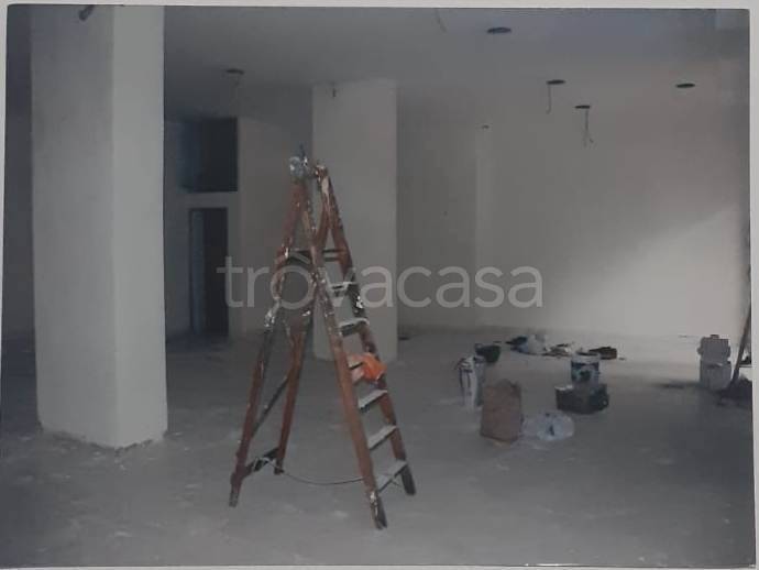 negozio in vendita a Giugliano in Campania in zona Casacelle