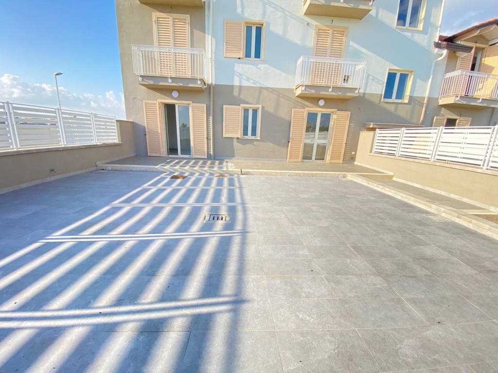appartamento in vendita a Giugliano in Campania in zona Varcaturo