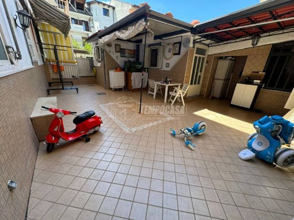 appartamento in vendita a Giugliano in Campania