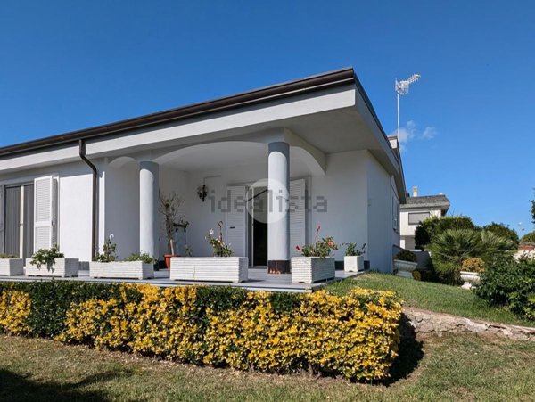 casa indipendente in vendita a Giugliano in Campania in zona Lago Patria