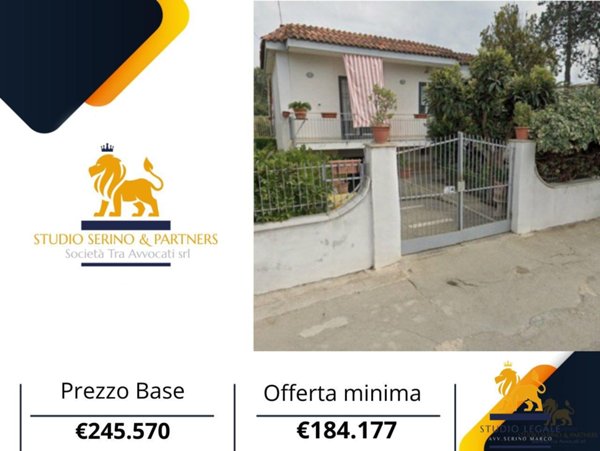 casa indipendente in vendita a Giugliano in Campania in zona Varcaturo