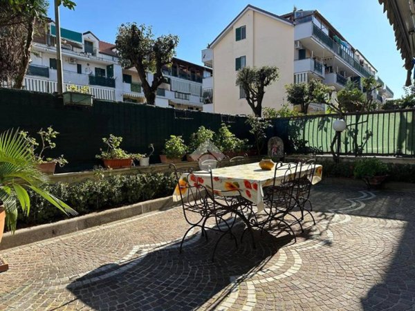 casa indipendente in vendita a Giugliano in Campania