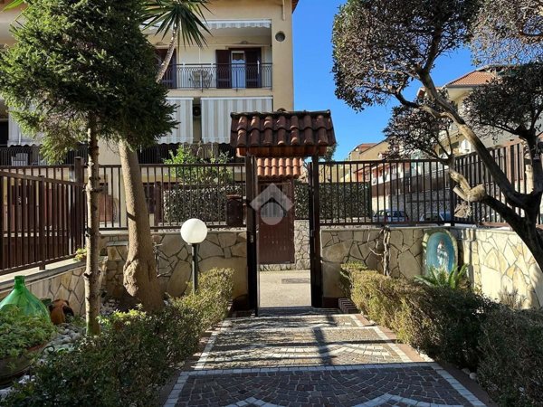 casa indipendente in vendita a Giugliano in Campania
