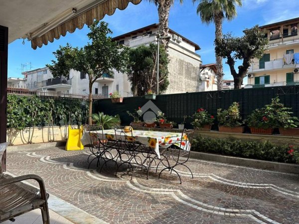 casa indipendente in vendita a Giugliano in Campania