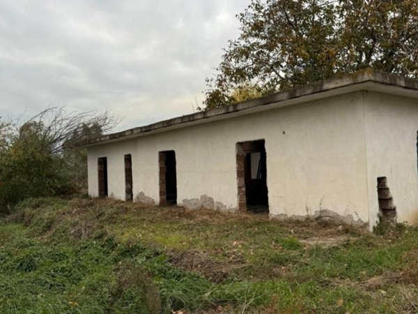 terreno agricolo in vendita a Giugliano in Campania in zona Varcaturo