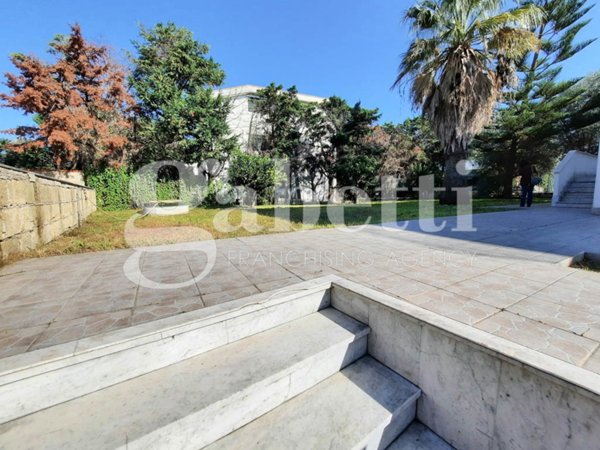 casa indipendente in vendita a Giugliano in Campania in zona Lago Patria