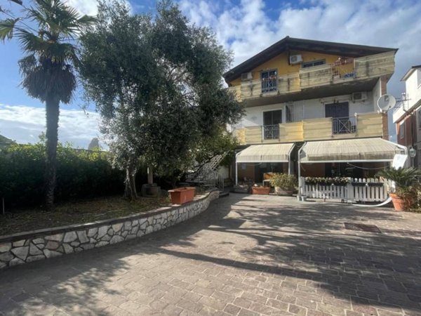 appartamento in vendita a Giugliano in Campania in zona Lago Patria