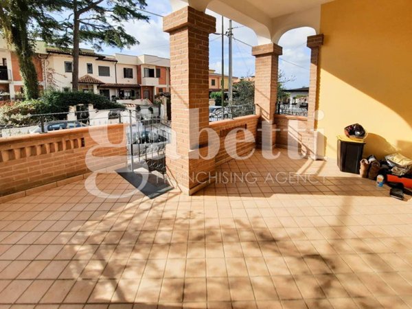 casa indipendente in vendita a Giugliano in Campania in zona Lago Patria