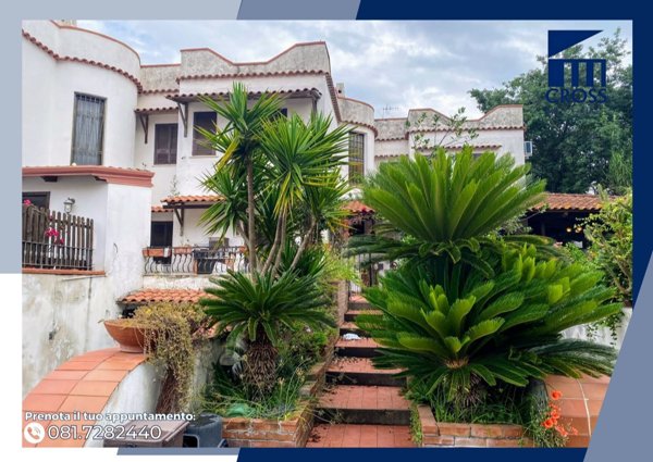 casa indipendente in vendita a Giugliano in Campania in zona Lago Patria