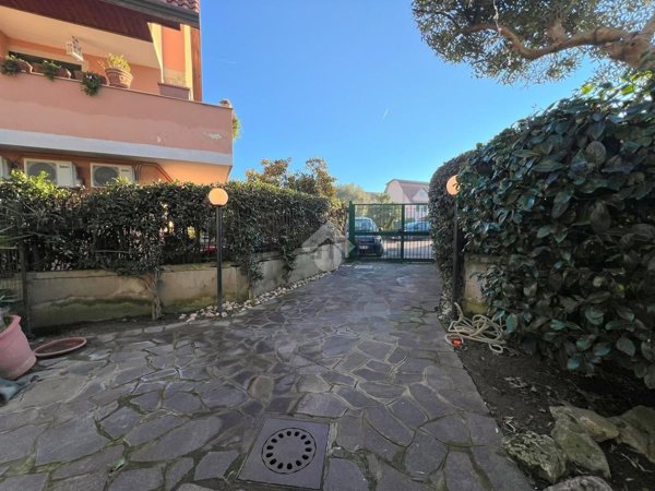 appartamento in vendita a Giugliano in Campania in zona Varcaturo