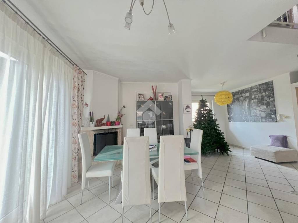 casa indipendente in vendita a Giugliano in Campania in zona Varcaturo