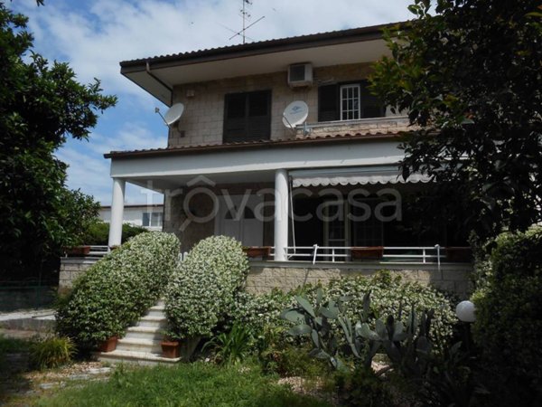 casa indipendente in vendita a Giugliano in Campania in zona Varcaturo