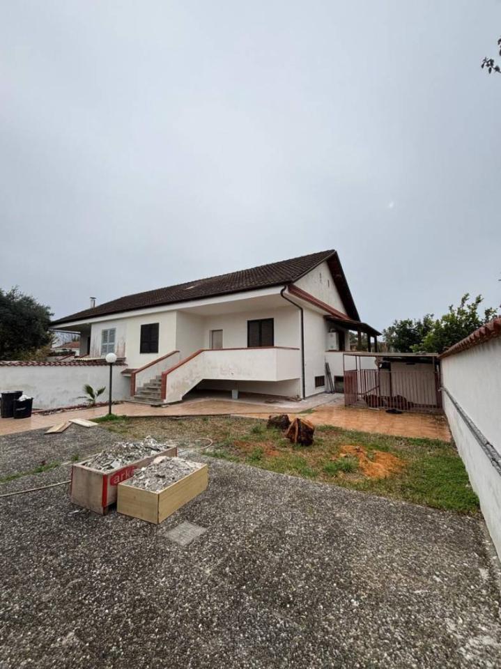 casa indipendente in vendita a Giugliano in Campania in zona Varcaturo