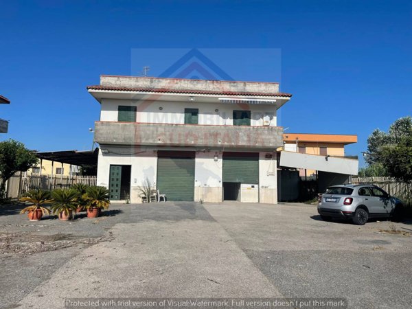locale commerciale in vendita a Giugliano in Campania in zona Licola