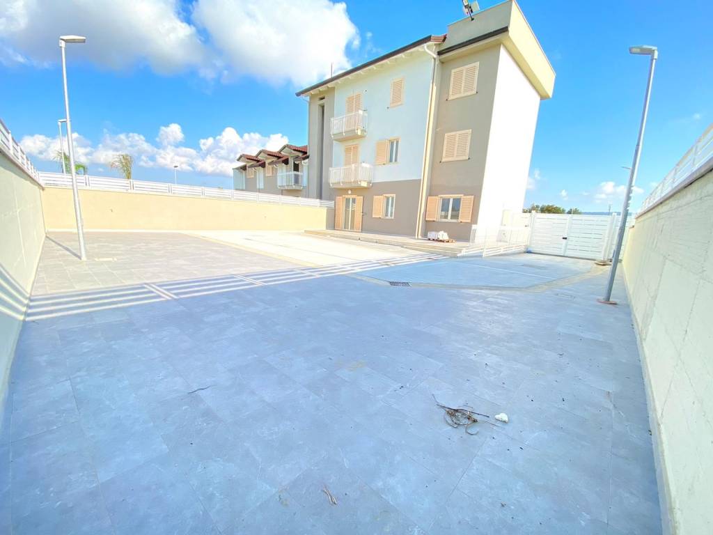 appartamento in vendita a Giugliano in Campania in zona Varcaturo