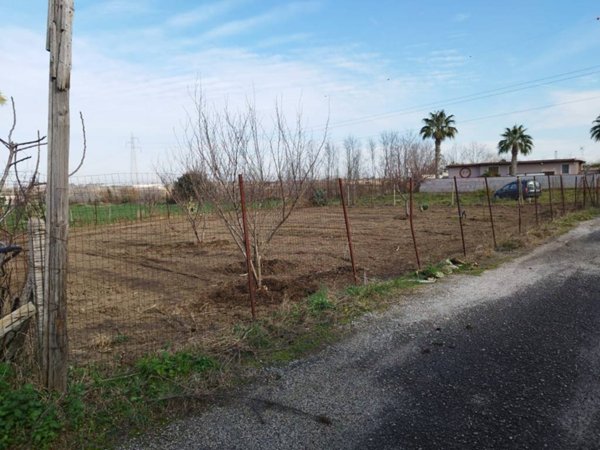terreno agricolo in vendita a Giugliano in Campania in zona Varcaturo