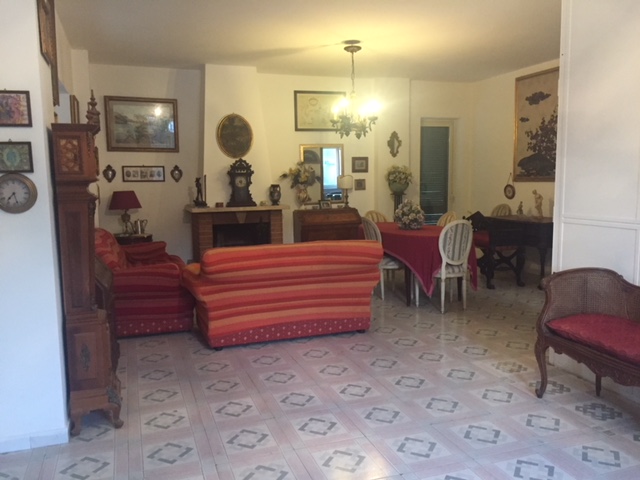 casa indipendente in vendita a Giugliano in Campania in zona Licola
