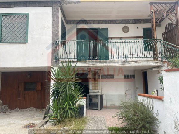 casa indipendente in vendita a Giugliano in Campania in zona Varcaturo