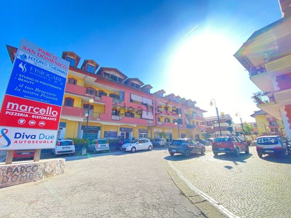 locale commerciale in vendita a Giugliano in Campania