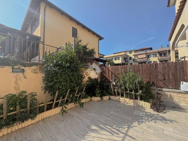 appartamento in vendita a Giugliano in Campania in zona Licola