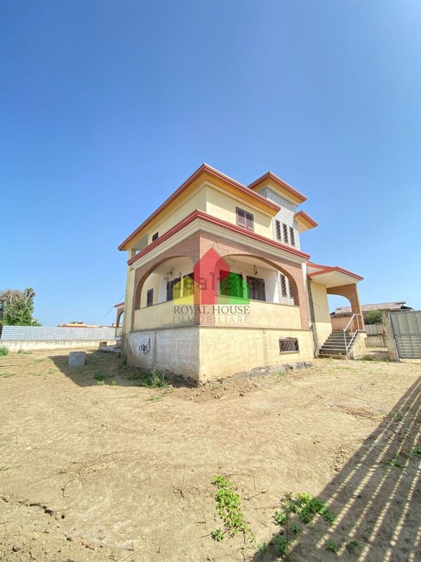 casa indipendente in vendita a Giugliano in Campania in zona Licola