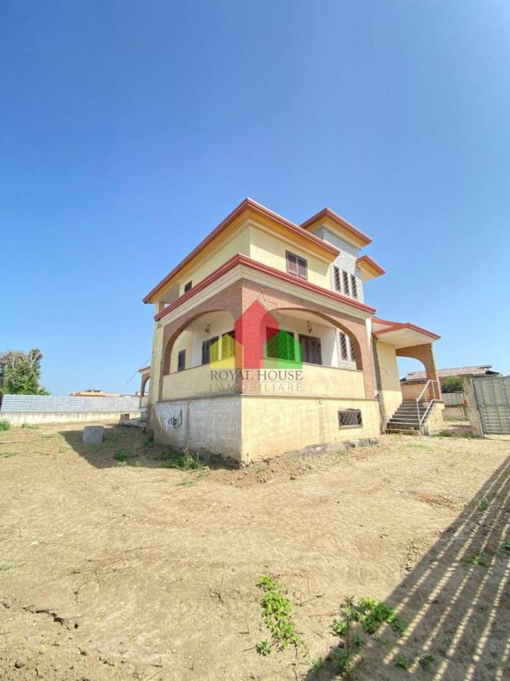 casa indipendente in vendita a Giugliano in Campania in zona Licola