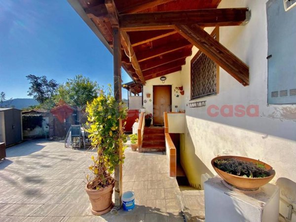 casa indipendente in vendita a Giugliano in Campania in zona Licola