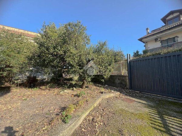 casa indipendente in vendita a Giugliano in Campania in zona Licola