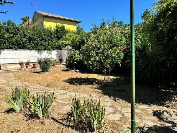 appartamento in vendita a Giugliano in Campania in zona Varcaturo