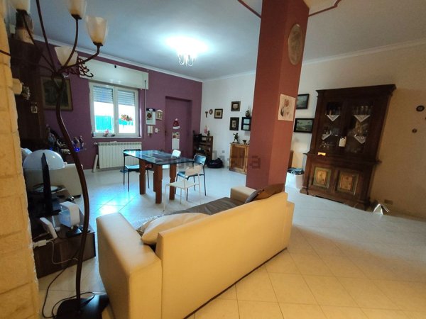 casa indipendente in vendita a Giugliano in Campania in zona Licola