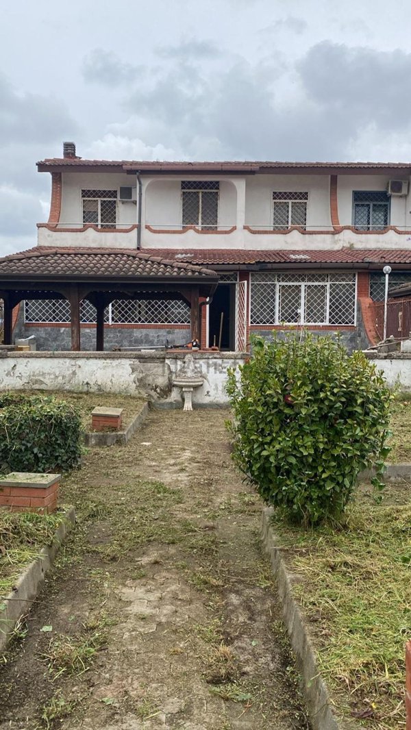 appartamento in vendita a Giugliano in Campania in zona Varcaturo