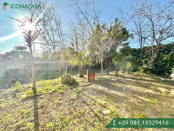 casa indipendente in vendita a Giugliano in Campania in zona Licola