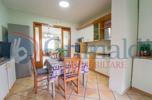 casa indipendente in vendita a Giugliano in Campania in zona Varcaturo