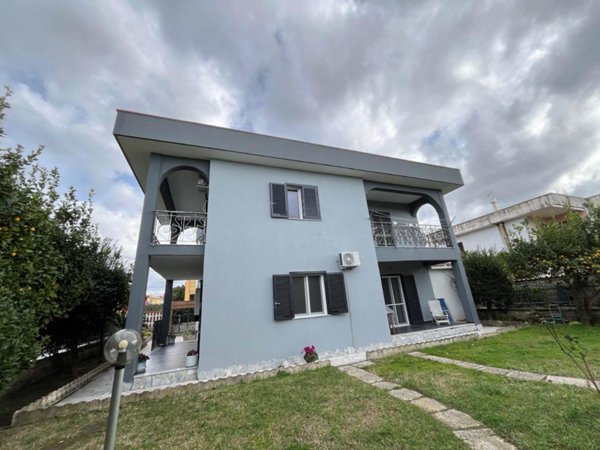 appartamento in vendita a Giugliano in Campania in zona Varcaturo