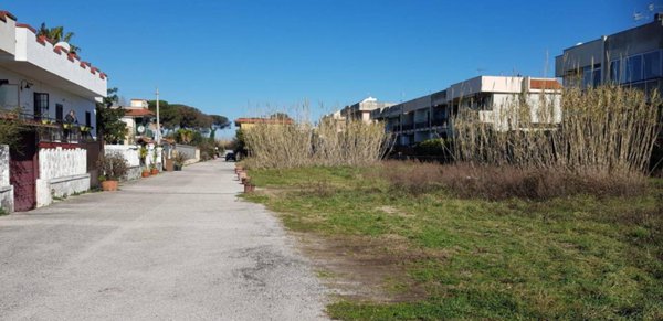 terreno agricolo in vendita a Giugliano in Campania in zona Varcaturo