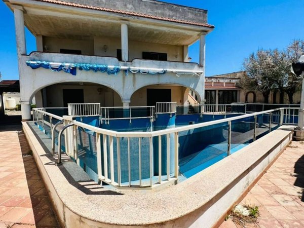 villa in vendita a Giugliano in Campania in zona Lago Patria