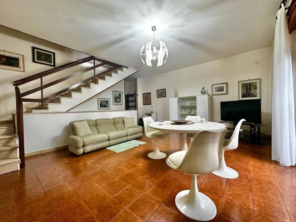 casa indipendente in vendita a Giugliano in Campania