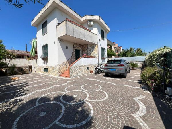 casa indipendente in vendita a Giugliano in Campania in zona Varcaturo